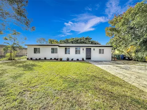 644 NW 146th St, Miami, FL 33168