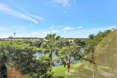 2206 S Cypress Bend Dr #501, Pompano Beach, FL 33069