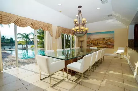 3830 N 40th Ave, Hollywood, FL 33021