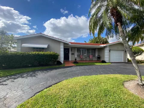 7218 E Tropical Way, Plantation, FL 33317