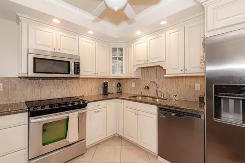 4751 NW 21st St #2P, Lauderhill, FL 33313