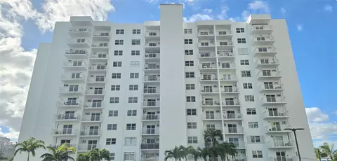 200 S Birch Rd #121, Fort Lauderdale, FL 33316