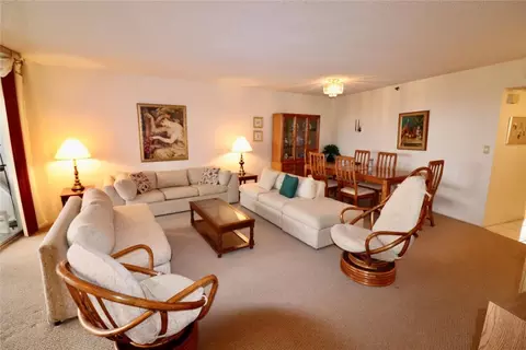 3499 Oaks #706, Pompano Beach, FL 33069