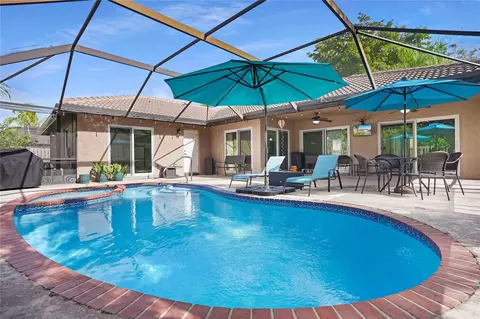 5422 NW 60 Dr, Coral Springs, FL 33067