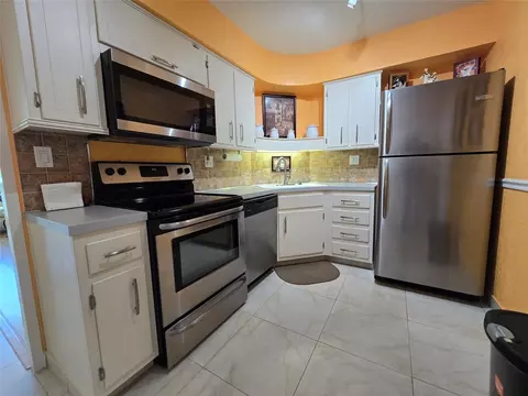 3300 NE 36th #114, Fort Lauderdale, FL 33308