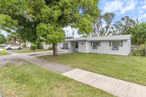 3640 NW 44th Ave, Lauderdale Lakes, FL 33319