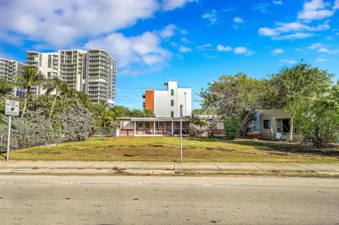 356 Balboa St, Hollywood, FL 33019