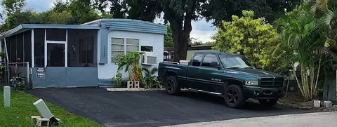 13380 SW 9th St, Davie, FL 33325