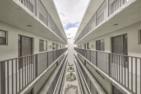8000 Hampton #411, North Lauderdale, FL 33068