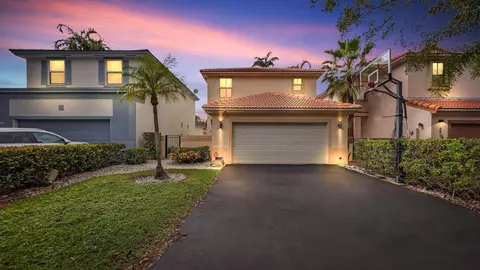 225 NW 75 Ter, Plantation, FL 33317