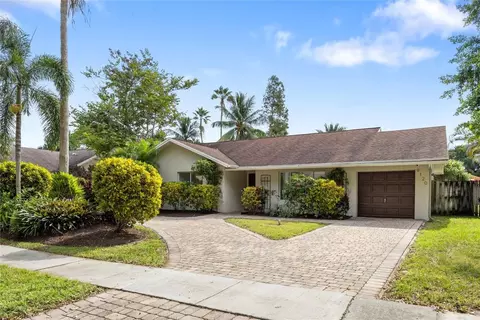 9120 NW 15th, Plantation, FL 33322