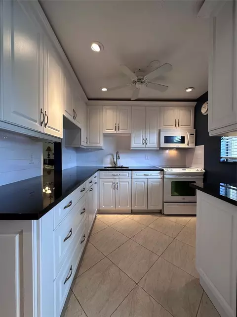 3508 SW Natura Blvd #302, Deerfield Beach, FL 33441