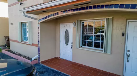 3282 W 70th St #102, Hialeah, FL 33018