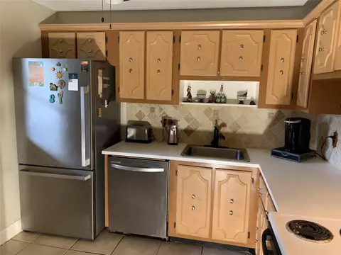 3000 Riverside Dr #111-1, Coral Springs, FL 33065