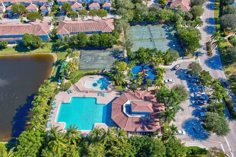 2029 Oakhurst, Riviera Beach, FL 33404