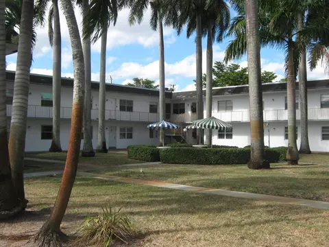 6211 SW 37th St #104, Davie, FL 33314