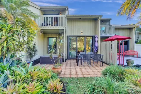 97 NE 17 #97, Fort Lauderdale, FL 33305