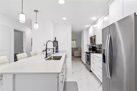 12050 NW 33rd St, Coral Springs, FL 33065