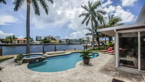 Exterior - 412 SE 28th Ave, Pompano Beach, FL 33062 photo 2 of 12