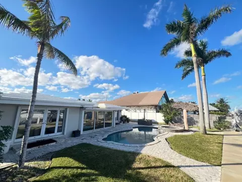 Exterior - 412 SE 28th Ave, Pompano Beach, FL 33062 photo 8 of 12