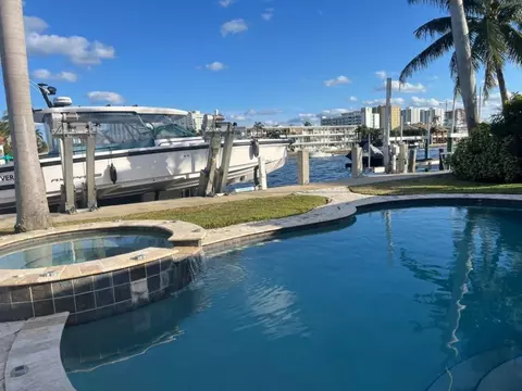 Exterior - 412 SE 28th Ave, Pompano Beach, FL 33062 photo 11 of 12