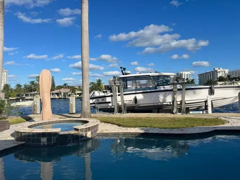 Exterior - 412 SE 28th Ave, Pompano Beach, FL 33062 photo 10 of 12