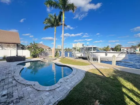 Exterior - 412 SE 28th Ave, Pompano Beach, FL 33062 photo 4 of 12