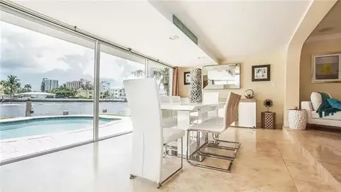 Dining - 412 SE 28th Ave, Pompano Beach, FL 33062 photo 2 of 2