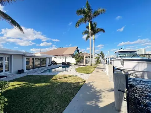 Exterior - 412 SE 28th Ave, Pompano Beach, FL 33062 photo 7 of 12