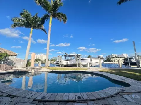 Exterior - 412 SE 28th Ave, Pompano Beach, FL 33062 photo 6 of 12