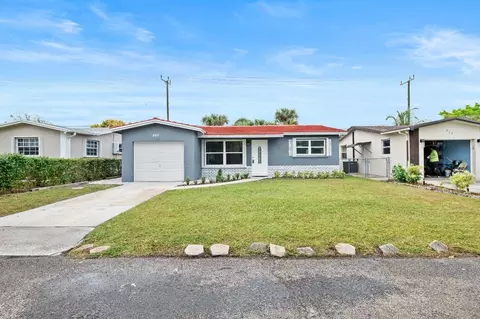 840 SW 62nd Ave, North Lauderdale, FL 33068