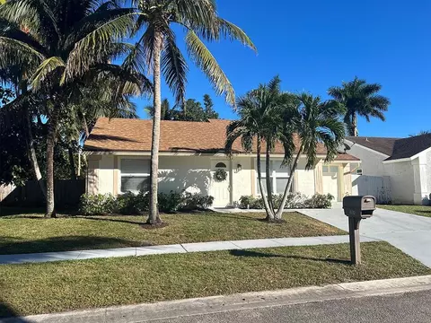 5604 Priscilla Ln, Lake Worth, FL 33463