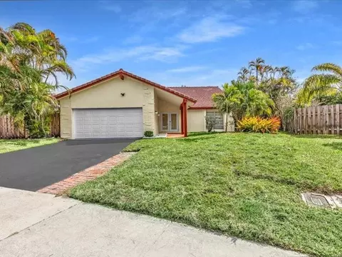 9300 NW 40th Ct, Sunrise, FL 33351