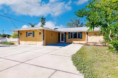 1647 Beacon Dr, Port Charlotte, FL 33952
