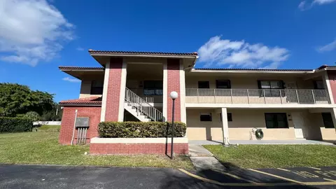 9621 NW 4th #3E, Coral Springs, FL 33071