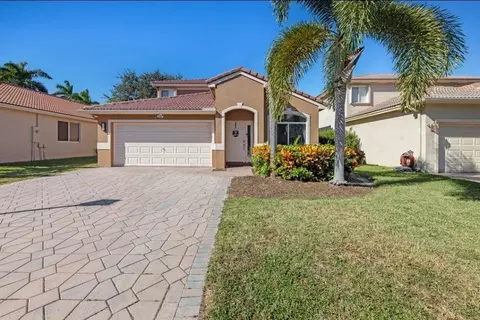 4647 Waycross Dr, Coconut Creek, FL 33073