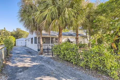 703 W Pine St, Lantana, FL 33462