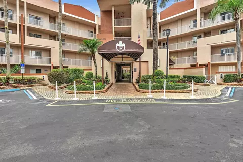 7505 Granville Dr #103, Tamarac, FL 33321