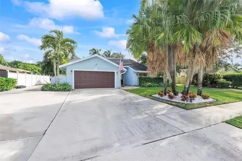 155 Bilbao, Royal Palm Beach, FL 33411