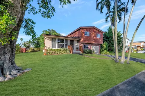 7541 NW 1st St, Pembroke Pines, FL 33024