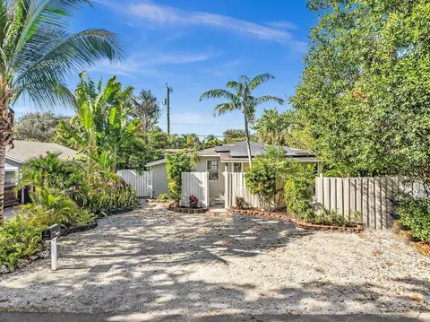 2725 NE 6th Ln, Wilton Manors, FL 33334