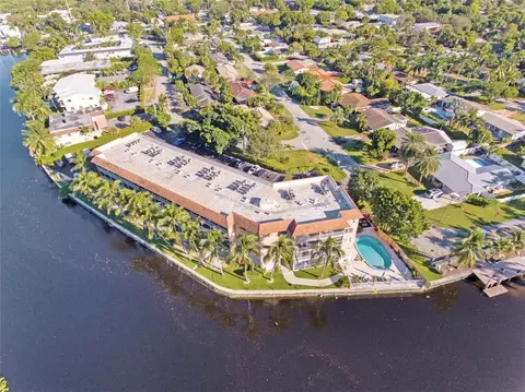 801 NE 18th #109, Fort Lauderdale, FL 33305