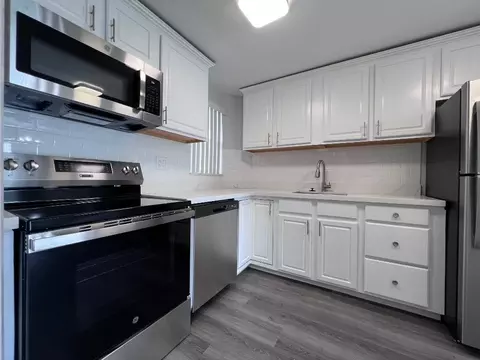 8900 Washington #118, Pembroke Pines, FL 33025