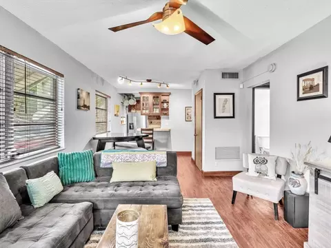 1900 NE 8th #101, Fort Lauderdale, FL 33304