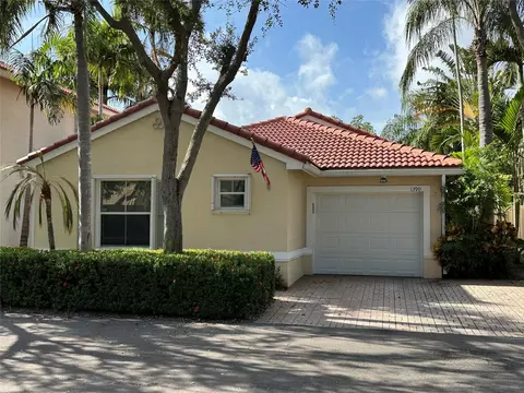 1390 Sweetbay, Hollywood, FL 33019