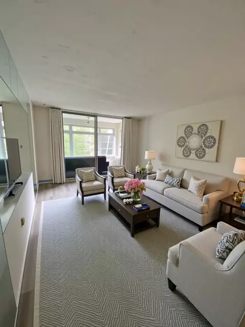 1681 NW 70th #304, Plantation, FL 33313