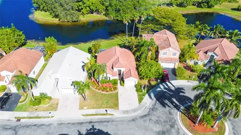576 Bridgeton, Weston, FL 33326