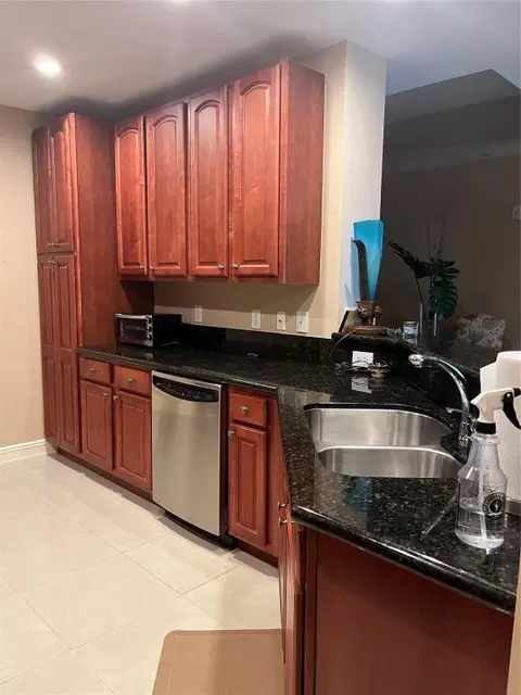 16100 Emerald Ests #493, Weston, FL 33331