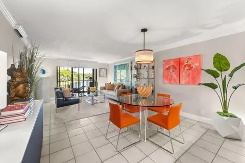 2232 N Cypress Bend Dr #203, Pompano Beach, FL 33069