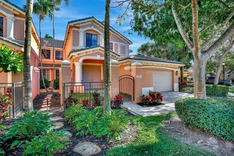2741 Center Court Dr #4-18, Fort Lauderdale, FL 33332